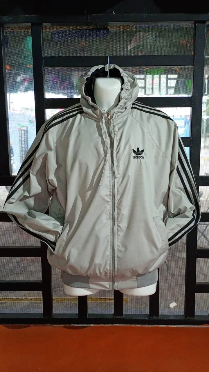 CHAMARRA DEPORTIVA ADIDAS CLÁSICA GRIS