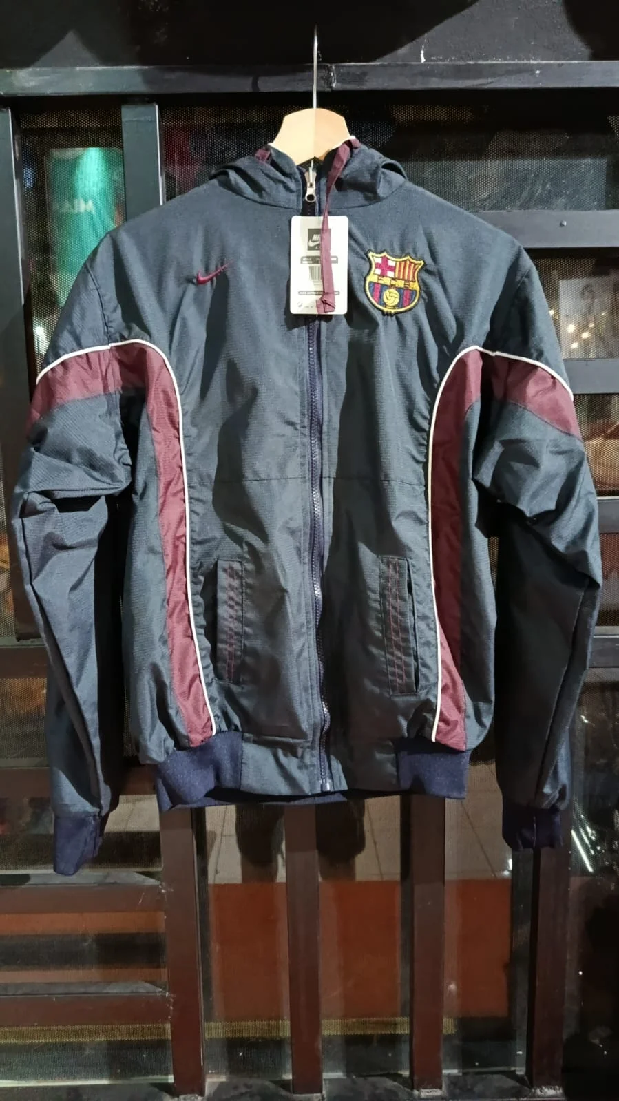 CHAMARRA ROMPEVIENTOS BARCELONA JUVENIL