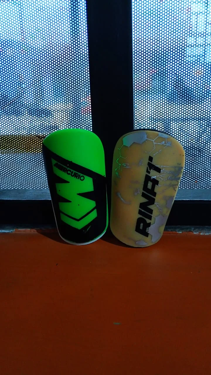 MINI ESPINILLERAS DE FÚTBOL DISEÑO VARIADOS 