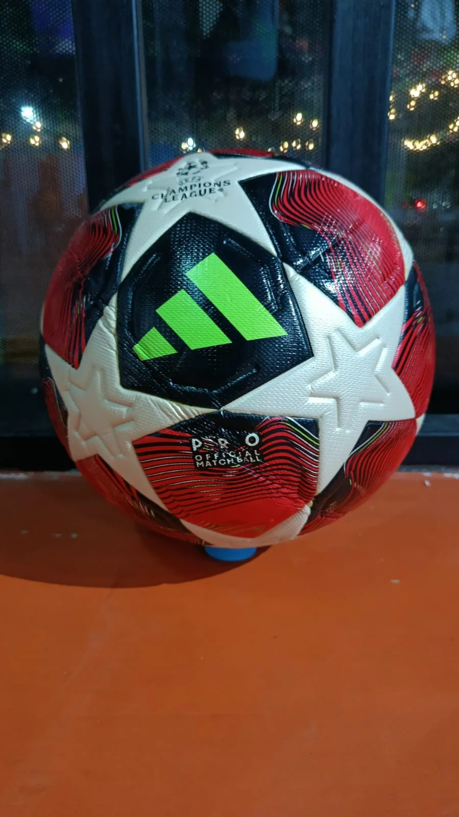 BALÓN DE FÚTBOL ADIDAS UCL PRO RED